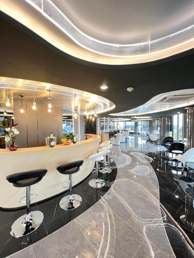 Oakwood Suites Tiwanon Bangkok 논타부리 외부 사진
