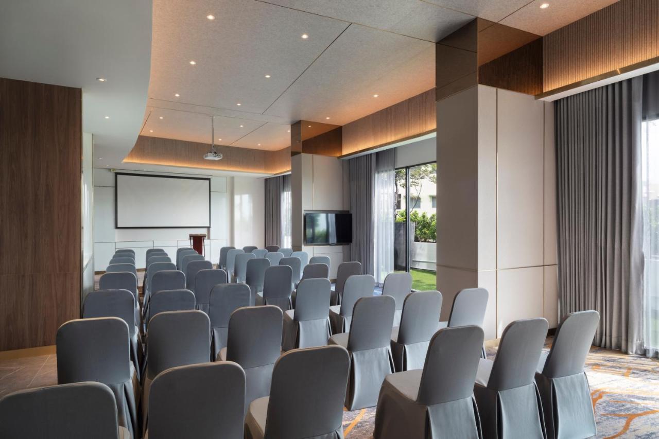 Oakwood Suites Tiwanon Bangkok 논타부리 외부 사진